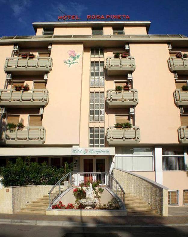 Hotel Rosapineta - Adults Only Lignano Sabbiadoro Dış mekan fotoğraf